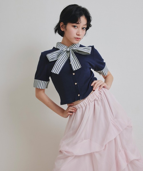 REDYAZEL(レディアゼル)の「ストライプリボンタイレイヤードニットトップス(ニット/セーター・レディース・ネイビー/レッド/キナリ・FREE)」の4枚目の写真