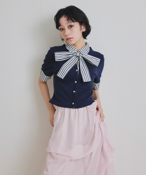 REDYAZEL(レディアゼル)の「ストライプリボンタイレイヤードニットトップス(ニット/セーター・レディース・ネイビー/レッド/キナリ・FREE)」の9枚目の写真