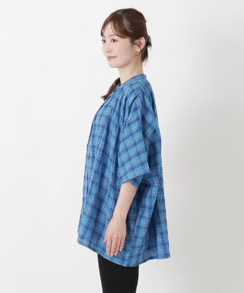 one'sterrace(ワンズテラス)の「先染めシワブラウス(シャツ/ブラウス・レディース・ブラック系8/ブルー系その他7/グリーン系その他6・02)」の16枚目の写真