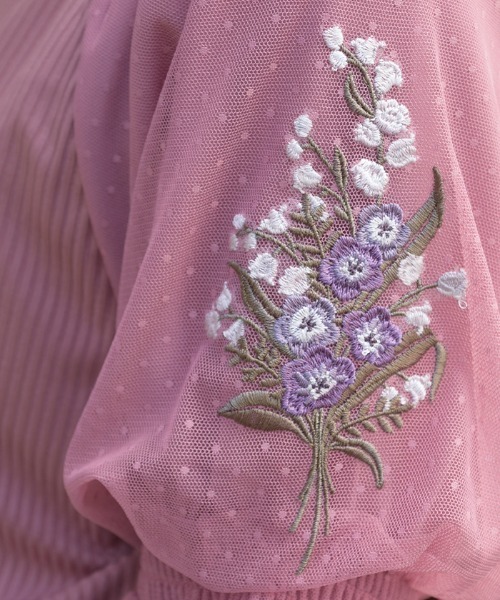 axes femme(アクシーズファム)の「ネモフィラ×スズラン刺繍プルオーバー(Tシャツ/カットソー・レディース・ホワイト/ピンク/サックスブルー・FREE)」の7枚目の写真