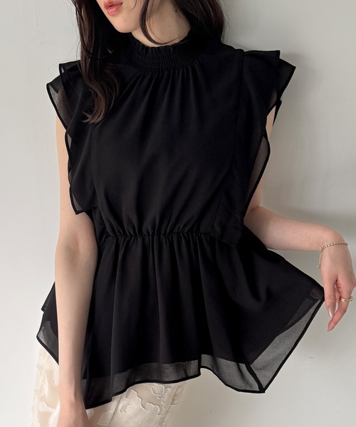 junoah(ジュノア)の「シャーリングネックシアーブラウス(シャツ/ブラウス・レディース・チャコール/アイボリー/ブラック・SMALL/MEDIUM/LARGE)」の1枚目の写真