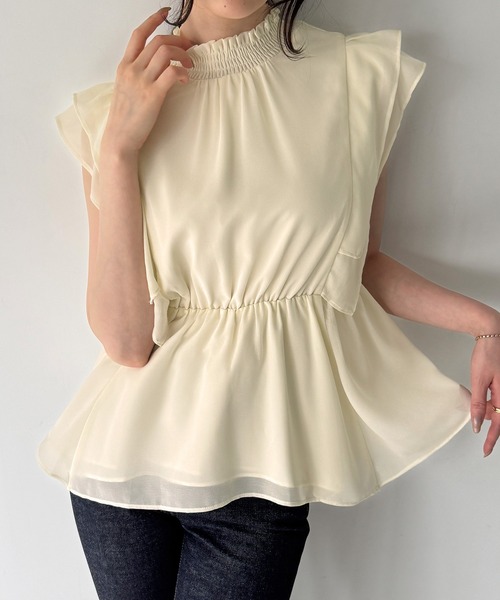 junoah(ジュノア)の「シャーリングネックシアーブラウス(シャツ/ブラウス・レディース・チャコール/アイボリー/ブラック・SMALL/MEDIUM/LARGE)」の5枚目の写真