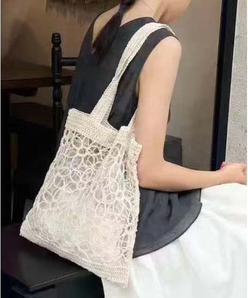 FINEnough(ファインナフ)の「花柄刺繍シアートートバッグ(ショルダーバッグ・レディース・アイボリー・FREE)」の2枚目の写真