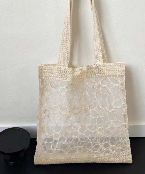 FINEnough(ファインナフ)の「花柄刺繍シアートートバッグ(ショルダーバッグ・レディース・アイボリー・FREE)」の3枚目の写真