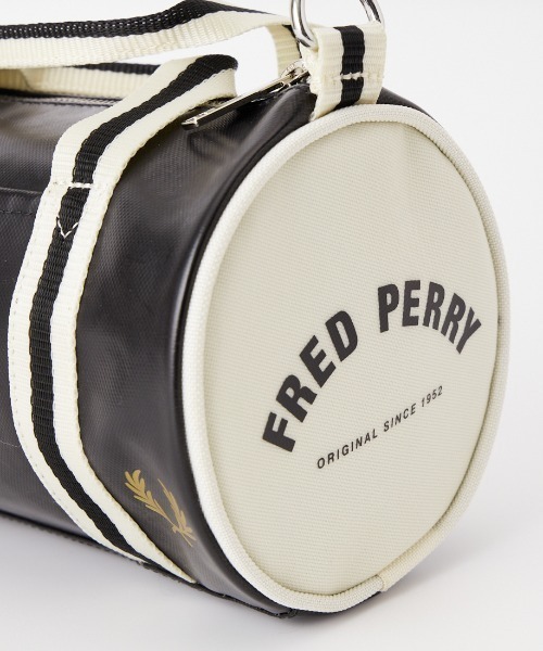 FRED PERRY（フレッドペリー）の「【WEB限定】[FRED PERRY/フレッドペリー] クラシックミニ バレルバッグ（ショルダーバッグ・レディース・ブラック系/ブラック・ONE SIZE）」の22枚目の写真