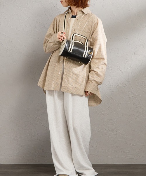 FRED PERRY（フレッドペリー）の「【WEB限定】[FRED PERRY/フレッドペリー] クラシックミニ バレルバッグ（ショルダーバッグ・レディース・ブラック系/ブラック・ONE SIZE）」の3枚目の写真