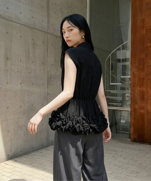 AMELY(エミリー)の「フリルバルーンブラウス(シャツ/ブラウス・レディース・ホワイト/ブラック・フリー)」の17枚目の写真