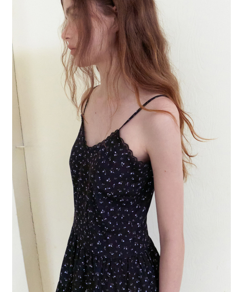 ETMON(エトモン)の「Slip Floral Tiered Mini Dress, Black(ワンピース・レディース・その他・SMALL/MEDIUM)」の3枚目の写真