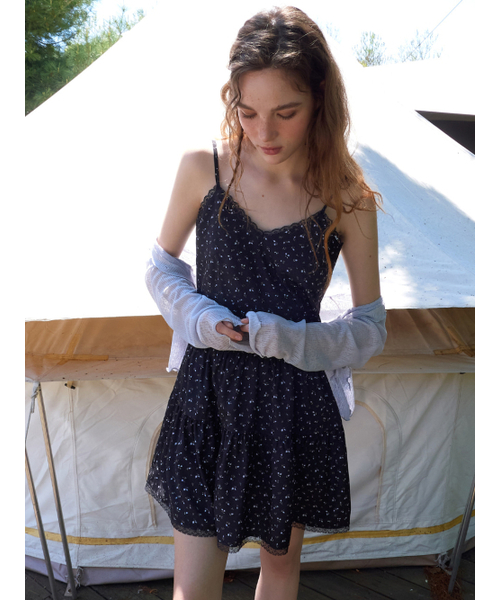 ETMON(エトモン)の「Slip Floral Tiered Mini Dress, Black(ワンピース・レディース・その他・SMALL/MEDIUM)」の4枚目の写真