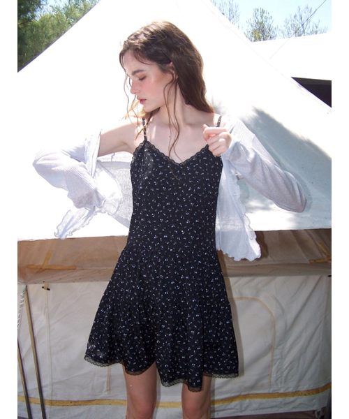 ETMON(エトモン)の「Slip Floral Tiered Mini Dress, Black(ワンピース・レディース・その他・SMALL/MEDIUM)」の5枚目の写真