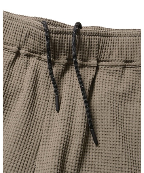 F.C.Real Bristol(エフシーレアルブリストル)の「TECH WAFFLE LOUNGE SHORTS(その他パンツ・メンズ・オフホワイト/ブラック/グレイッシュベージュ・MEDIUM/LARGE/X-LARGE/SMALL)」の13枚目の写真