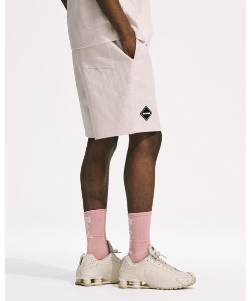 F.C.Real Bristol(エフシーレアルブリストル)の「TECH WAFFLE LOUNGE SHORTS(その他パンツ・メンズ・オフホワイト/ブラック/グレイッシュベージュ・MEDIUM/LARGE/X-LARGE/SMALL)」の4枚目の写真