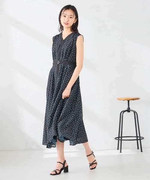 a.v.v（アーヴェヴェ）の「ベルト付オーガンジーフレアワンピース（ワンピース・レディース・ブラック/ブラウン・38/36）」の7枚目の写真