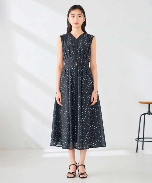 a.v.v（アーヴェヴェ）の「ベルト付オーガンジーフレアワンピース（ワンピース・レディース・ブラック/ブラウン・38/36）」の15枚目の写真