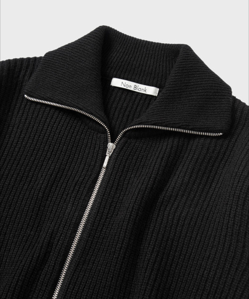 NONBLANK(ノンブランク)の「ルーズフィットジップアップカラーニット_BLACK(ニット/セーター・メンズ・ブラック・MEDIUM/LARGE/X-LARGE)」の3枚目の写真