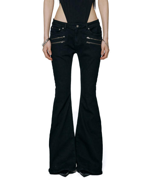 ROCKCAKE(ロックケーキ)の「Raven Zipper Bootcut Jeans - Black(デニムパンツ・レディース・その他・SMALL/MEDIUM/LARGE)」の1枚目の写真