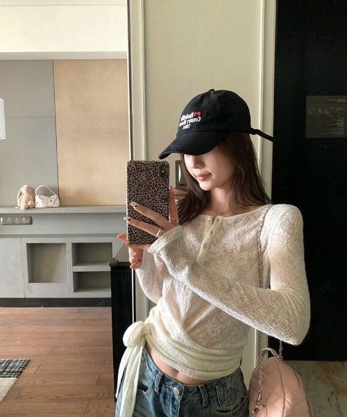 Ritzy（リッツィー）の「レース総柄シアー生地 前ボタンヘンリーネック長袖トップス（Tシャツ/カットソー・レディース・ホワイト・M/S/L）」の11枚目の写真