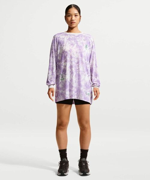 NIKE(ナイキ)の「ナイキ スポーツウェア ウィメンズ オーバーサイズド ロングスリーブ Tシャツ / Nike Sportswear Women's Oversized Long-Sleeve T-Shirt IW1215-544 Monarch Purple(Tシャツ/カットソー・レディース・パープル系その他2・XL/XS/S/M/L)」の4枚目の写真
