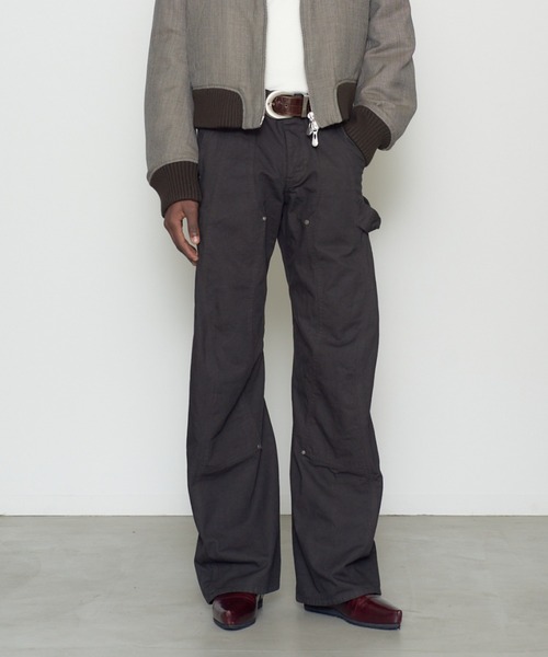 NVRFRGT(ネヴァーフォーゲット)の「CURVED LEG DOUBLE KNEE WORK PANTS(デニムパンツ・メンズ・ブラック/グレー・2/3/1)」の1枚目の写真