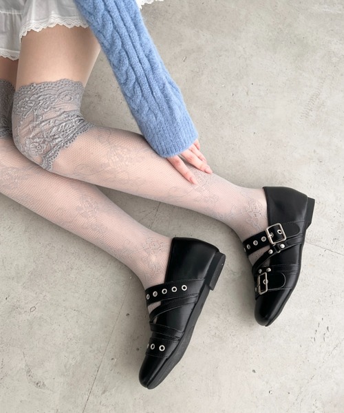 Loueme(ルエム)の「メニーベルトスクエアトゥパンプス(パンプス・レディース・ブラック/アイボリー・23.5cm/24.5cm)」の9枚目の写真