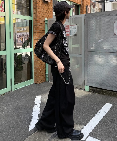 Chikashitsu +(チカシツプラス)の「【Chikashitsu +】vintage like belt zipper bag / 【チカシツプラス】ヴィンテージライクベルトジッパーショルダーバッグ(ショルダーバッグ・メンズ・ブラック・ONE SIZE)」の3枚目の写真