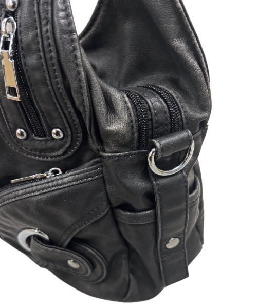 Chikashitsu +(チカシツプラス)の「【Chikashitsu +】vintage like belt zipper bag / 【チカシツプラス】ヴィンテージライクベルトジッパーショルダーバッグ(ショルダーバッグ・メンズ・ブラック・ONE SIZE)」の14枚目の写真