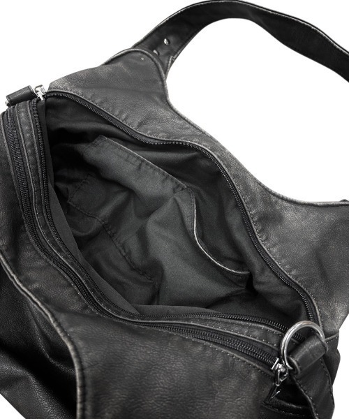 Chikashitsu +(チカシツプラス)の「【Chikashitsu +】vintage like belt zipper bag / 【チカシツプラス】ヴィンテージライクベルトジッパーショルダーバッグ(ショルダーバッグ・メンズ・ブラック・ONE SIZE)」の8枚目の写真