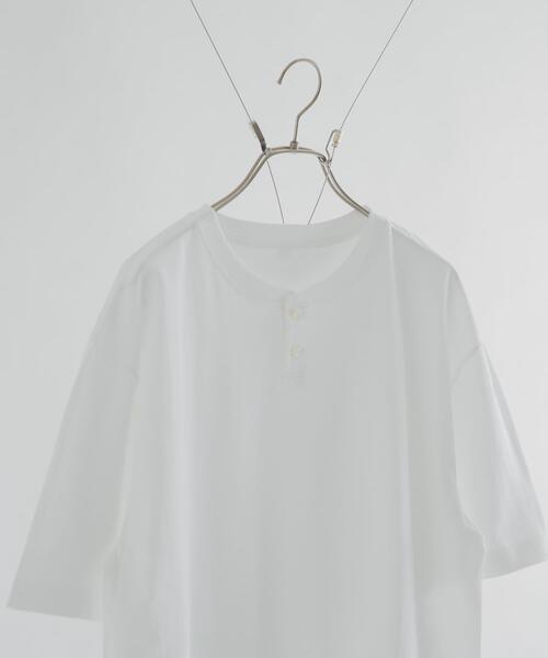THE GOODLAND MARKET（ザグッドランドマーケット）の「armi　[HARD MAN] HENLYNECK TEE（Tシャツ/カットソー・メンズ・ホワイト・3/4/5/6）」の11枚目の写真