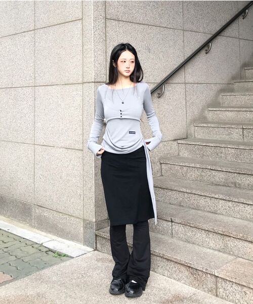 UNKNOWN PLANET(アンノウンプラネット)の「レイヤードビスチェ スリムロングスリーブTシャツ グレー(Tシャツ/カットソー・レディース・その他・SMALL/MEDIUM)」の9枚目の写真
