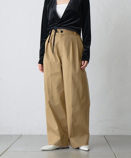 SHENERY(シーナリー)の「【LUALY】タックチノパンツ(チノパンツ・レディース・ブラック/ベージュ・38/36)」の2枚目の写真