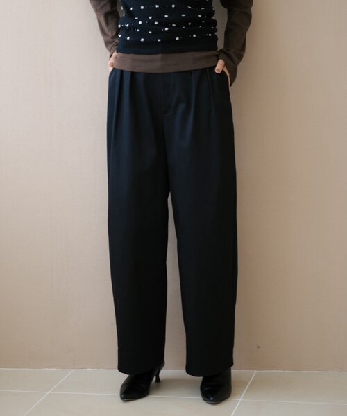 SHENERY(シーナリー)の「【LUALY】タックチノパンツ(チノパンツ・レディース・ブラック/ベージュ・38/36)」の7枚目の写真