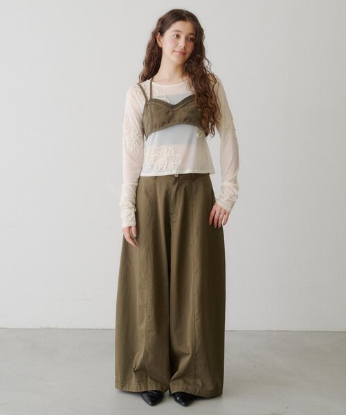 Kastane(カスタネ)の「【WEB限定】フラワーコード刺繍シアーTOPS(Tシャツ/カットソー・レディース・アイボリー/ブラック・FREE)」の7枚目の写真