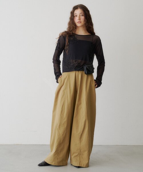 Kastane(カスタネ)の「【WEB限定】フラワーコード刺繍シアーTOPS(Tシャツ/カットソー・レディース・アイボリー/ブラック・FREE)」の12枚目の写真