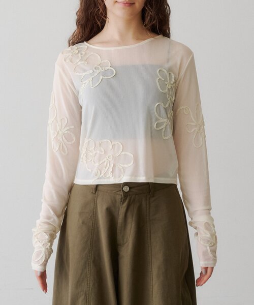 Kastane(カスタネ)の「【WEB限定】フラワーコード刺繍シアーTOPS(Tシャツ/カットソー・レディース・アイボリー/ブラック・FREE)」の17枚目の写真