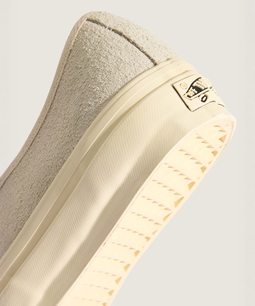 VANS(バンズ)の「VANS PREMIUM オーセンティック ヘアリースエード / LX Authentic 44 HAIRY SUEDE CREME BRULEE VN000Z6RCHW1(スニーカー・メンズ・オフホワイト・4.5/5/5.5/6/6.5/7/7.5/8/8.5/9/9.5/10/10.5/11/12)」の7枚目の写真