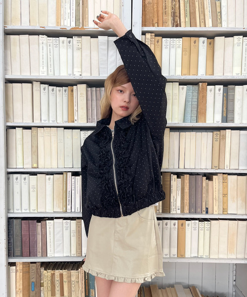 MORE self LOVE（モアセルフラブ）の「ドットフリルジャケット（ブルゾン・レディース・オフホワイト/ブラック・FREE）」の5枚目の写真