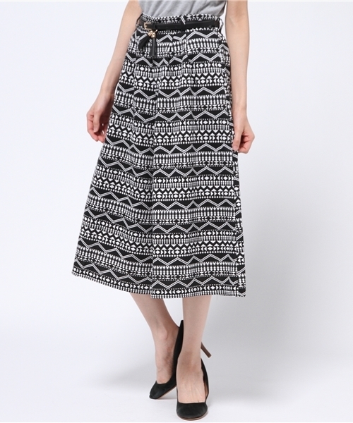 VENCEEXCHANGE（ヴァンスエクスチェンジ）の「タッセルベルト付きカットガウチョパンツ（その他パンツ・レディース・ホワイト/オフホワイト/ダークグリーン/ブルー/ブラック/コーラル・MEDIUM）」の16枚目の写真