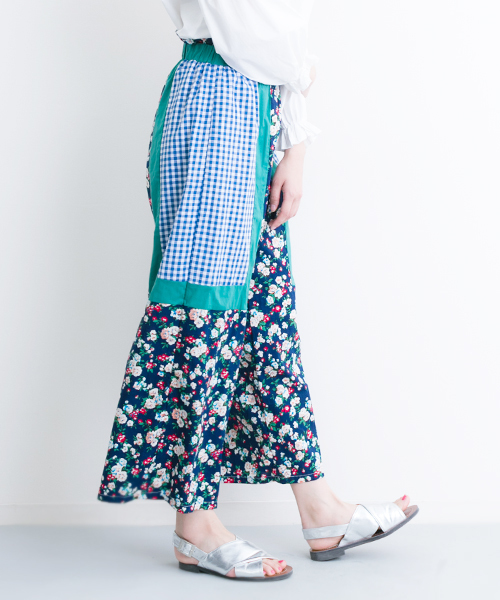 MERLOT（メルロー）の「ギンガムチェックx花柄リメイク風パッチワークウエストフリルパンツ5934（その他パンツ・レディース・ブラック/レッド/ブルー・FREE）」の2枚目の写真