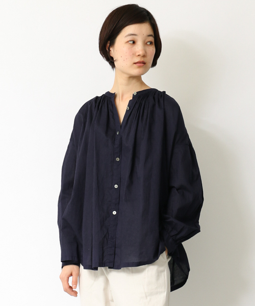 かぐれ（カグレ）の「かぐれ コットンラミーのブラウス（シャツ/ブラウス・レディース・オフホワイト/ライトブルー/ネイビー・FREE）」の3枚目の写真