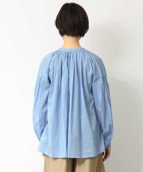 かぐれ（カグレ）の「かぐれ コットンラミーのブラウス（シャツ/ブラウス・レディース・オフホワイト/ライトブルー/ネイビー・FREE）」の5枚目の写真