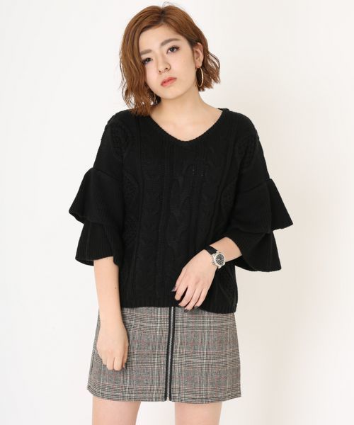 ENVYM（アンビー）の「ティアードシアースリーブケーブルＫＮＩＴ（ニット/セーター・レディース・ホワイト/ブラック/グリーン/ボルドー・FREE）」の3枚目の写真