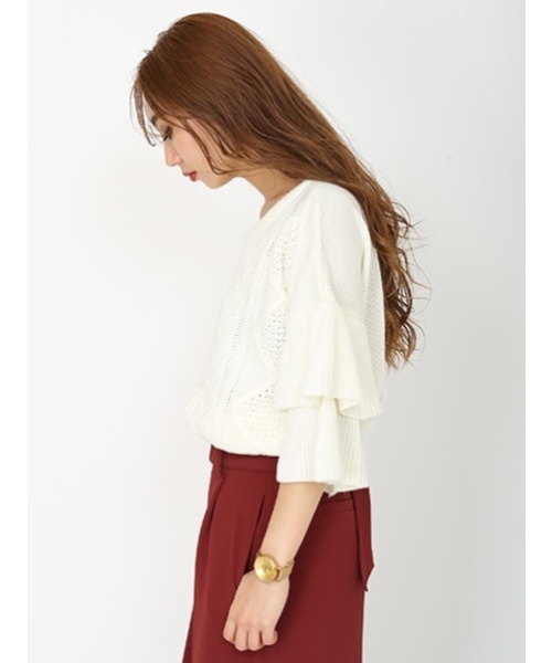 ENVYM（アンビー）の「ティアードシアースリーブケーブルＫＮＩＴ（ニット/セーター・レディース・ホワイト/ブラック/グリーン/ボルドー・FREE）」の5枚目の写真