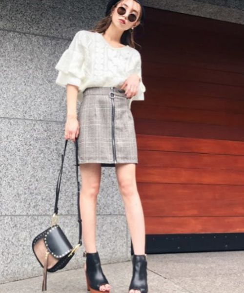 ENVYM（アンビー）の「ティアードシアースリーブケーブルＫＮＩＴ（ニット/セーター・レディース・ホワイト/ブラック/グリーン/ボルドー・FREE）」の8枚目の写真