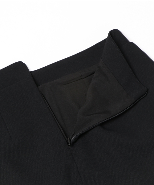 GUILD PRIME（ギルドプライム）の「◆雑誌掲載◆【GUILD PRIME】WOMENS フロントジップスカート（スカート・レディース・ブラック/レッド・36/34）」の10枚目の写真