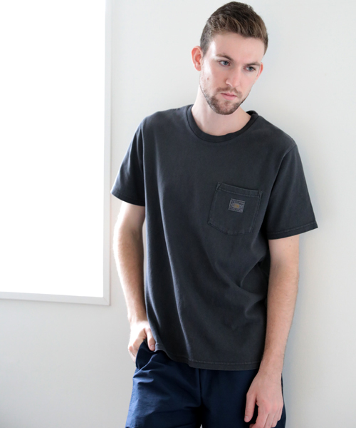 Denime（ドゥニーム）の「ヘビーウェイト天竺ピグメントポケットTシャツ（Tシャツ/カットソー・メンズ・オレンジ/ベージュ/ブラック/グリーン/オフホワイト・LARGE/MEDIUM/X-LARGE）」の16枚目の写真