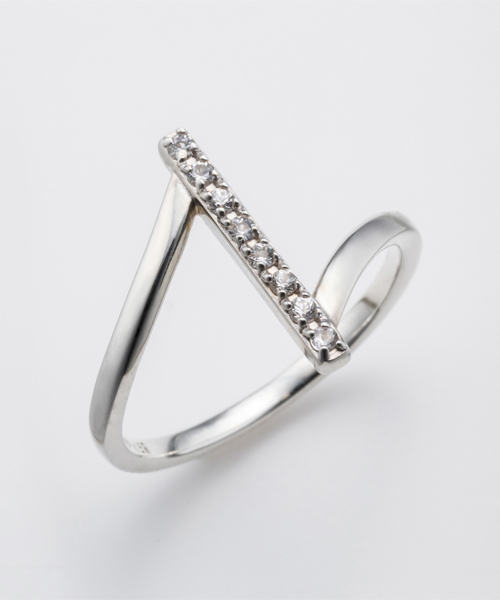 JUPITER（ジュピター）の「【SV925】ホワイトサファイアラインシルバーリング/天然石（リング・レディース・シルバー・#13/#11）」の11枚目の写真