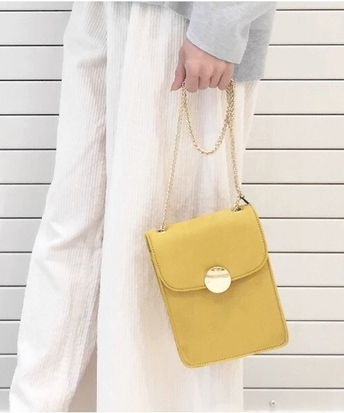A part by（アパートバイ）の「スエードショルダーBAG 773425（ショルダーバッグ・レディース・イエロー/アイボリー・FREE）」の2枚目の写真