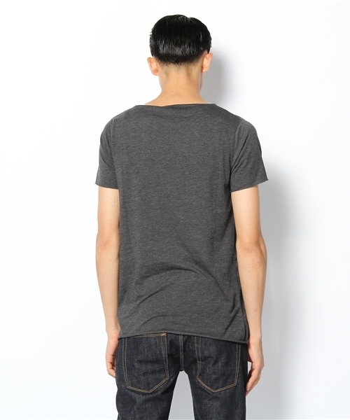 TOPMAN（トップマン）の「CHARCOAL OPEN RAW NOTCH T-SHIRT（Tシャツ/カットソー・メンズ・ブラック・L/M/S/X-SMALL/X-LARGE）」の3枚目の写真