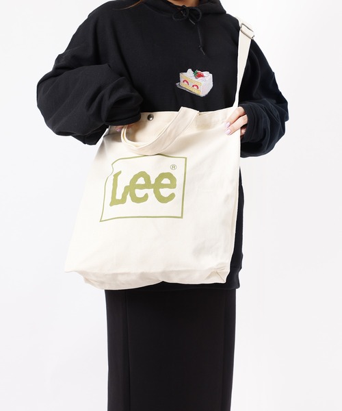 Lee（リー）の「LEE/リー　キャンバスビッグトート（トートバッグ・レディース・ホワイト/ブラック/グレー/ピンク/ブルー/ライトグリーン/ネイビー/ブラック系その他/ホワイト系その他/ホワイト系その他2/ブラック系その他2/ブラウン/カーキ/ダークネイビー/ライトピンク/ライトブルー/ラベンダー/オリーブ/ホワイト系その他3/ホワイト×グリーン/ホワイト×ブルー・ONE SIZE）」の2枚目の写真