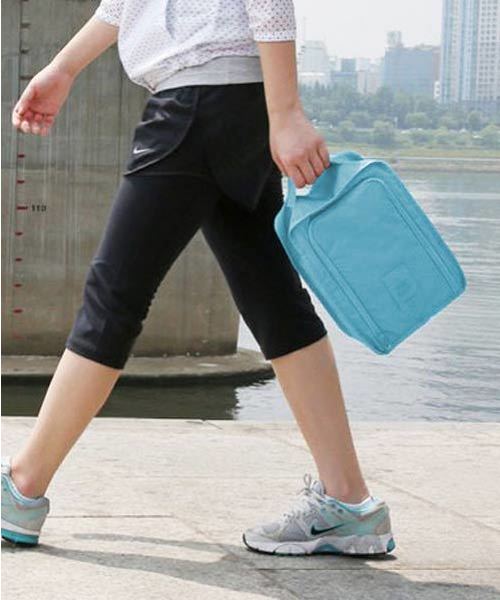 classicalelf(クラシカルエルフ)の「持ち運びシューズケース(トラベルグッズ・レディース・ネイビー/グレー/オレンジ/ブルー/ワインレッド/ピンク・FREE)」の4枚目の写真